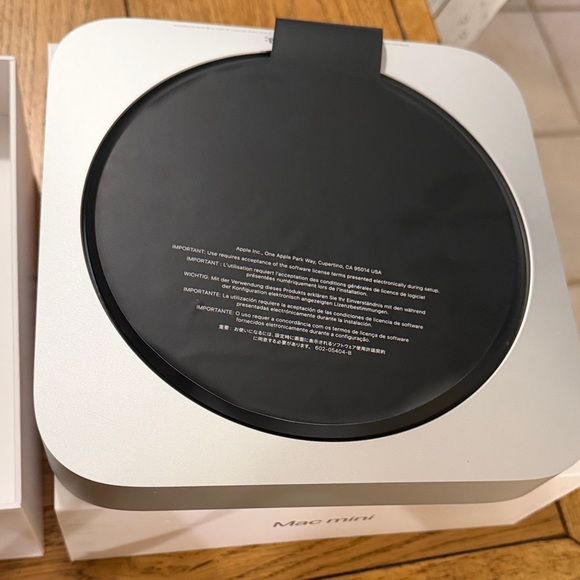 Apple 2023 Mac mini Desktop Computer, M2 Pro chip, 10‑core CPU, 16GB, 512GB SSD - Picture 12 of 16